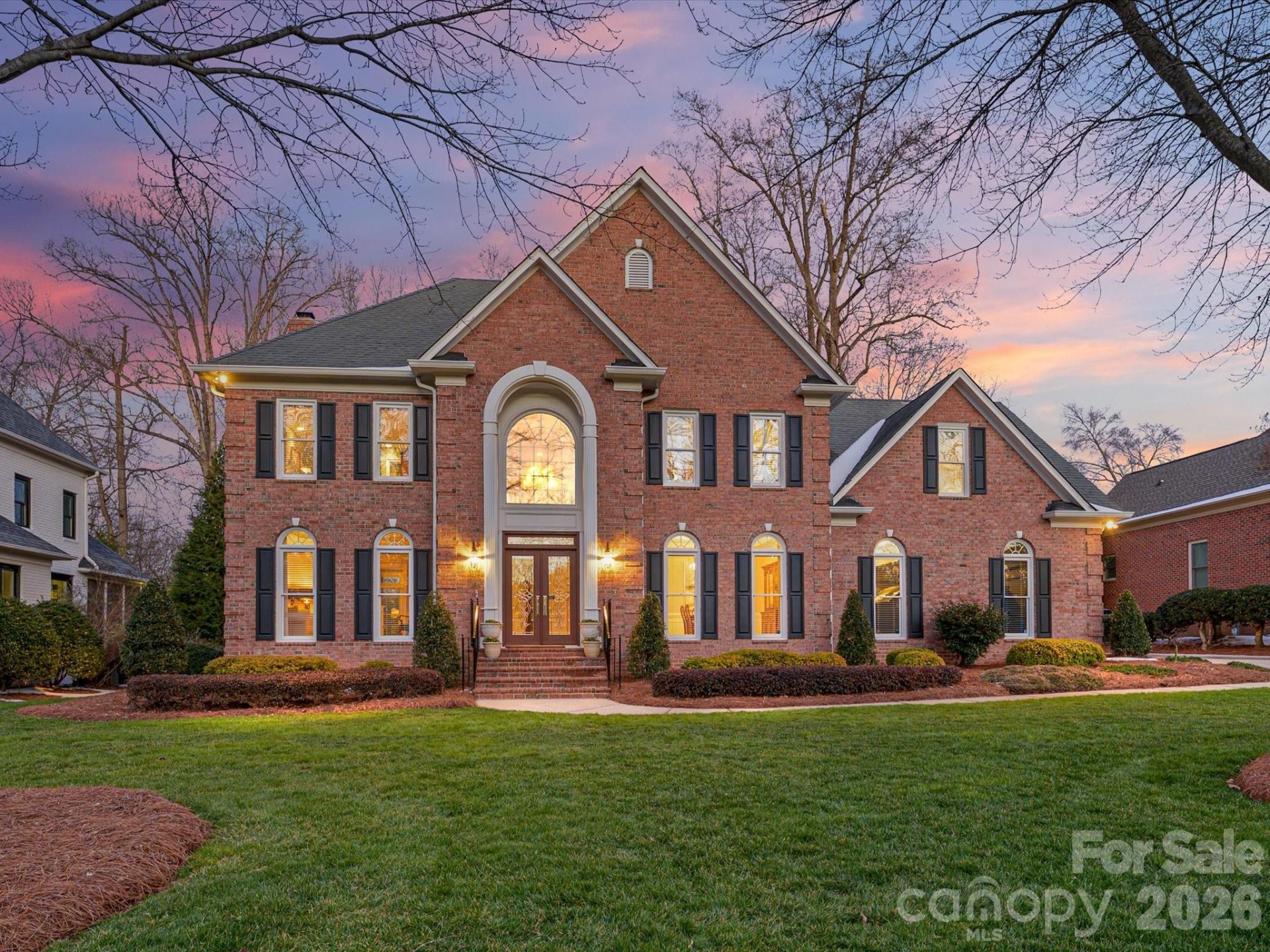 Piper Glen, Charlotte community