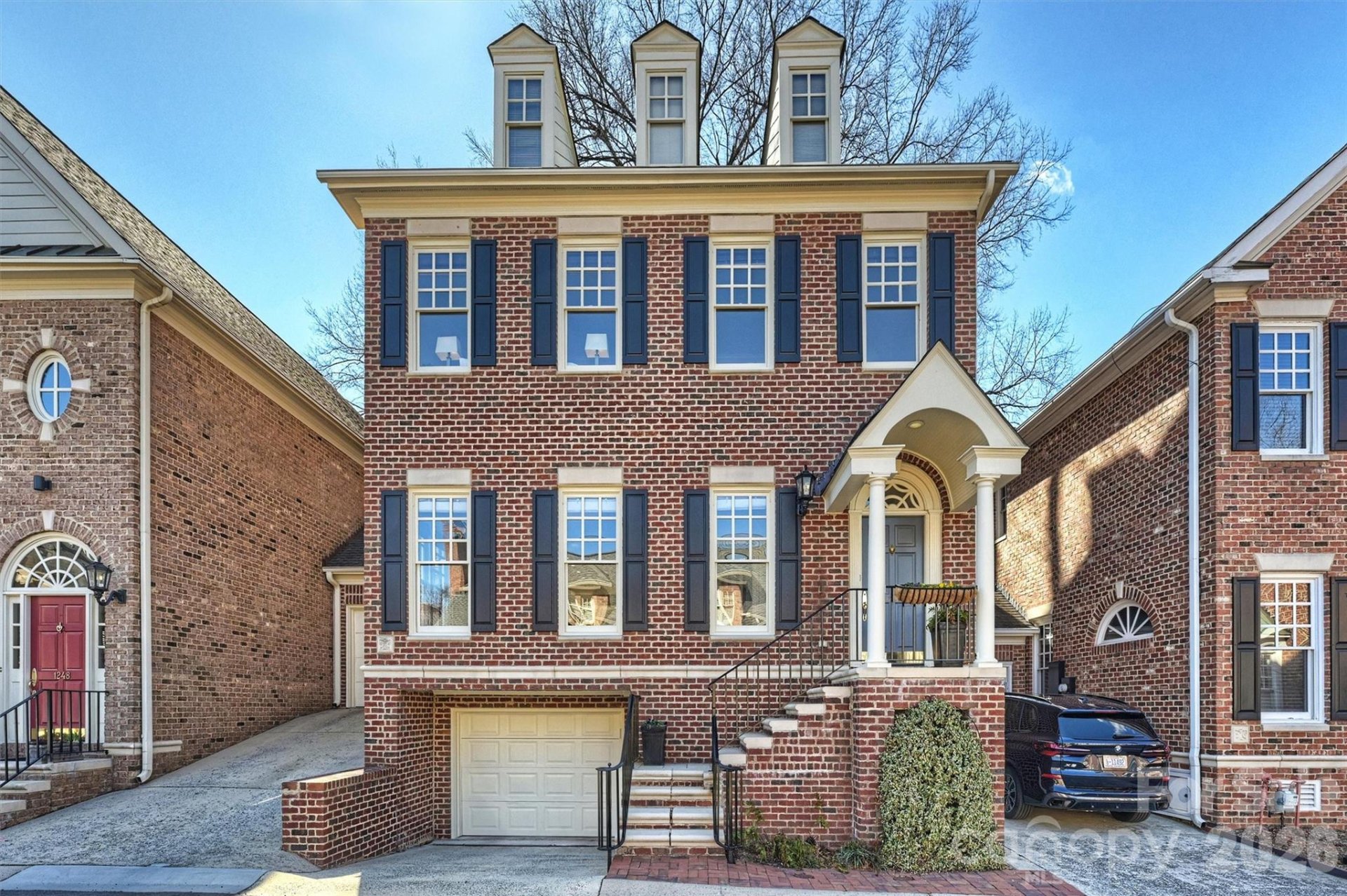 1244 Dilworth Crescent Row