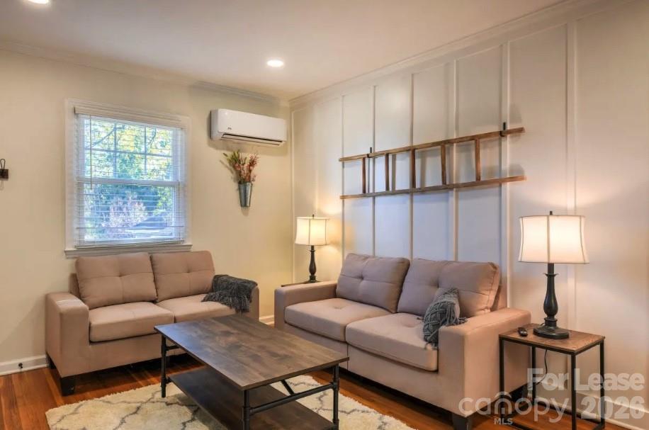 Cranbrook Condos, Charlotte community