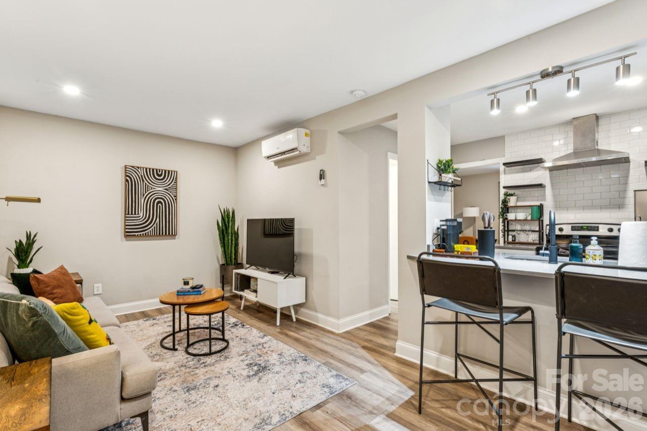 NoDa Landing Condominiums, Charlotte community