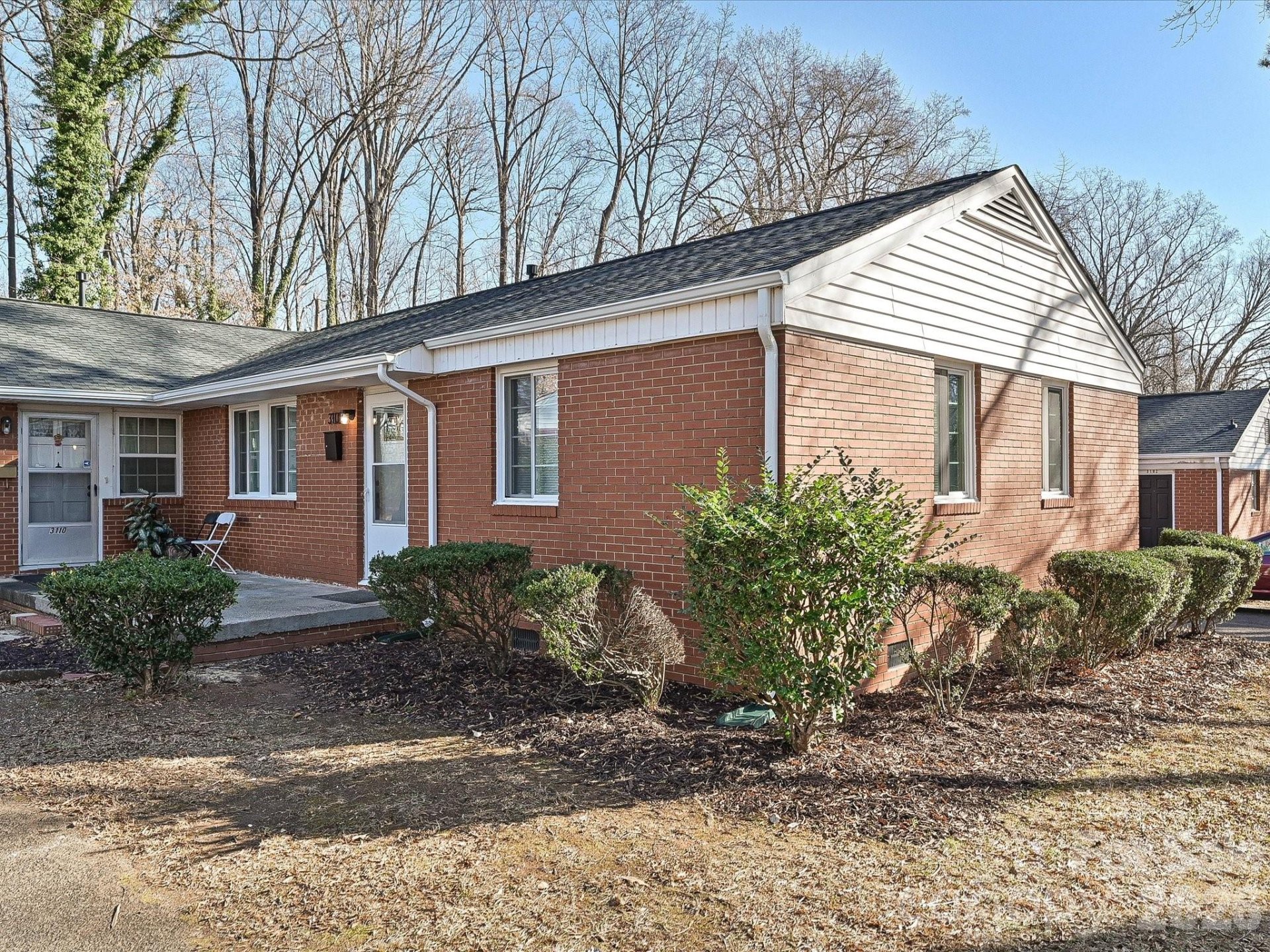 Marlborough Woods, Charlotte community