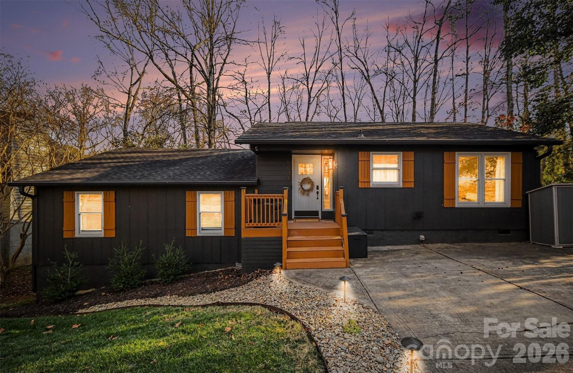 5038 Suwarrow Circle