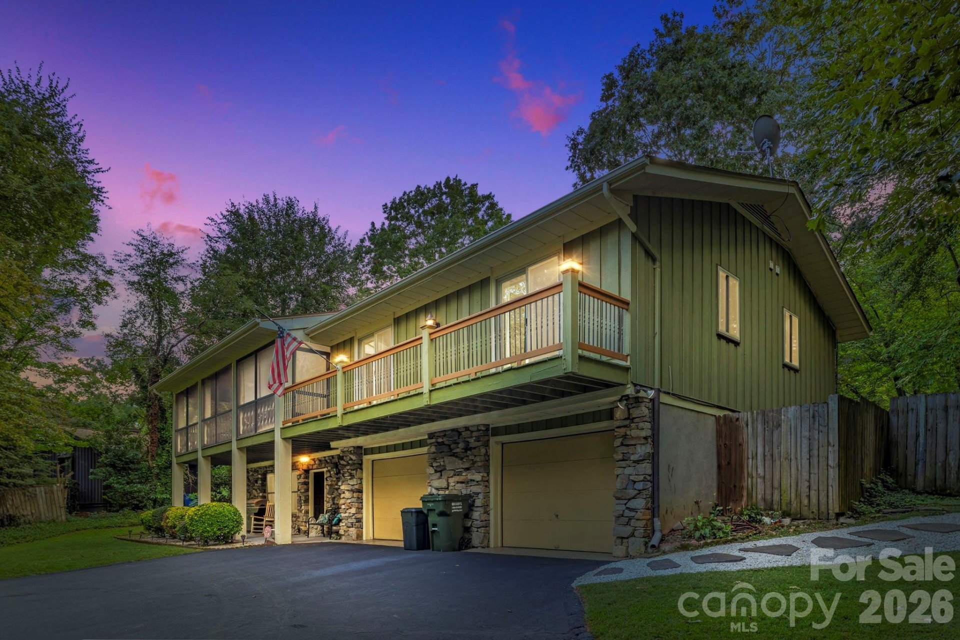 Hickory Hill, Hendersonville community