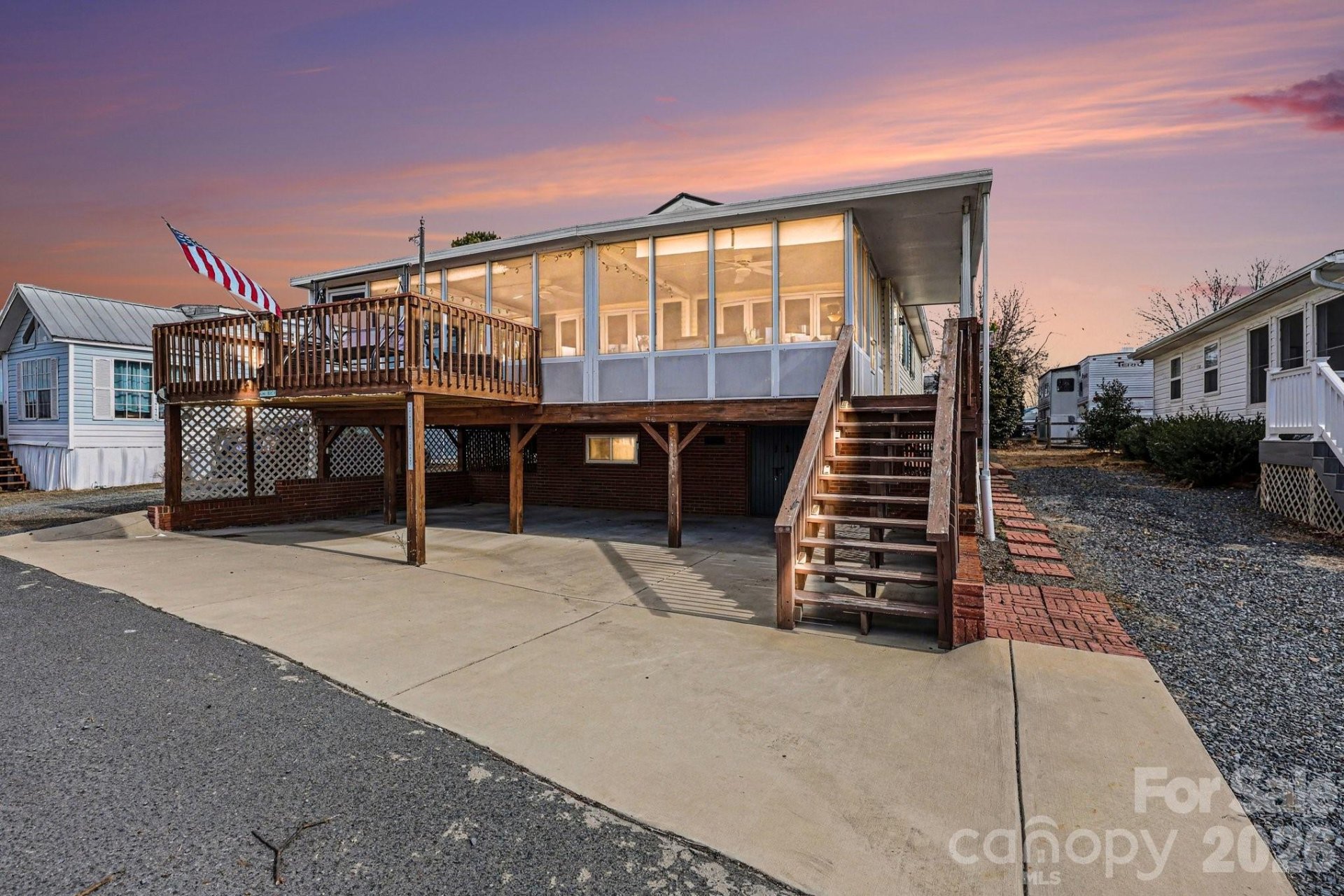 109 Scenic View Drive