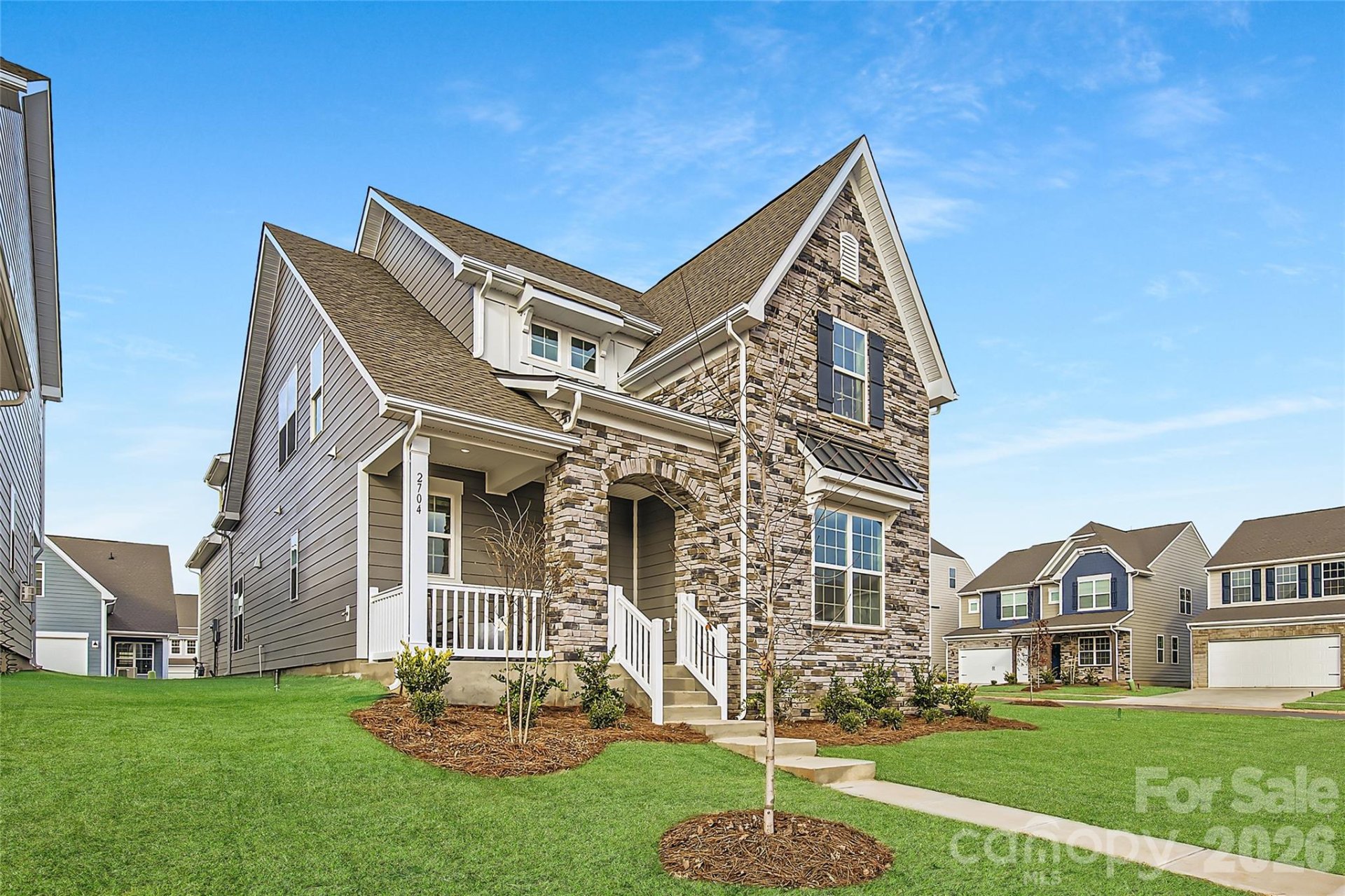 2704 Monument Point Circle