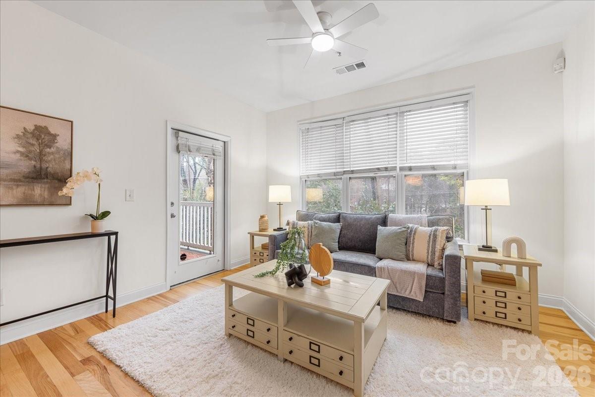 1000 E Woodlawn Road