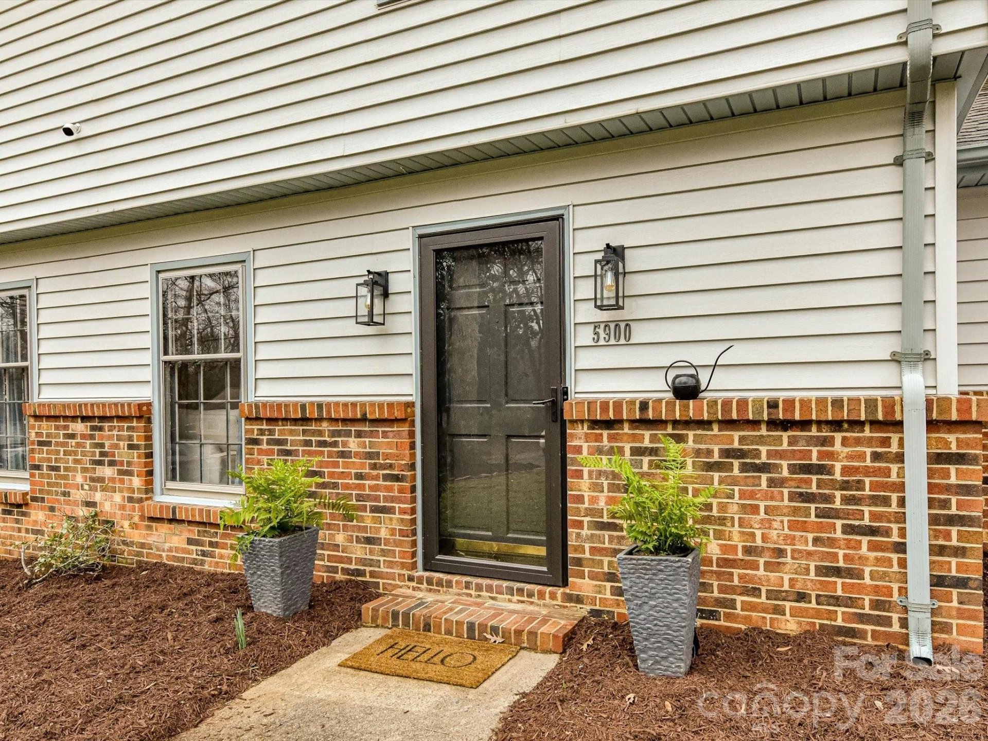 Woodburn, Charlotte community