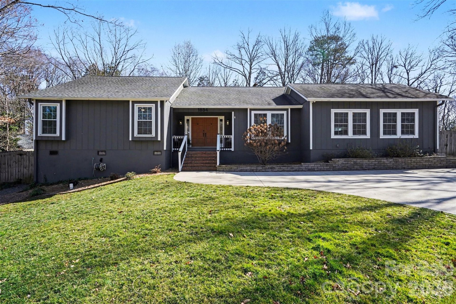 Woodberry Forest, Charlotte community