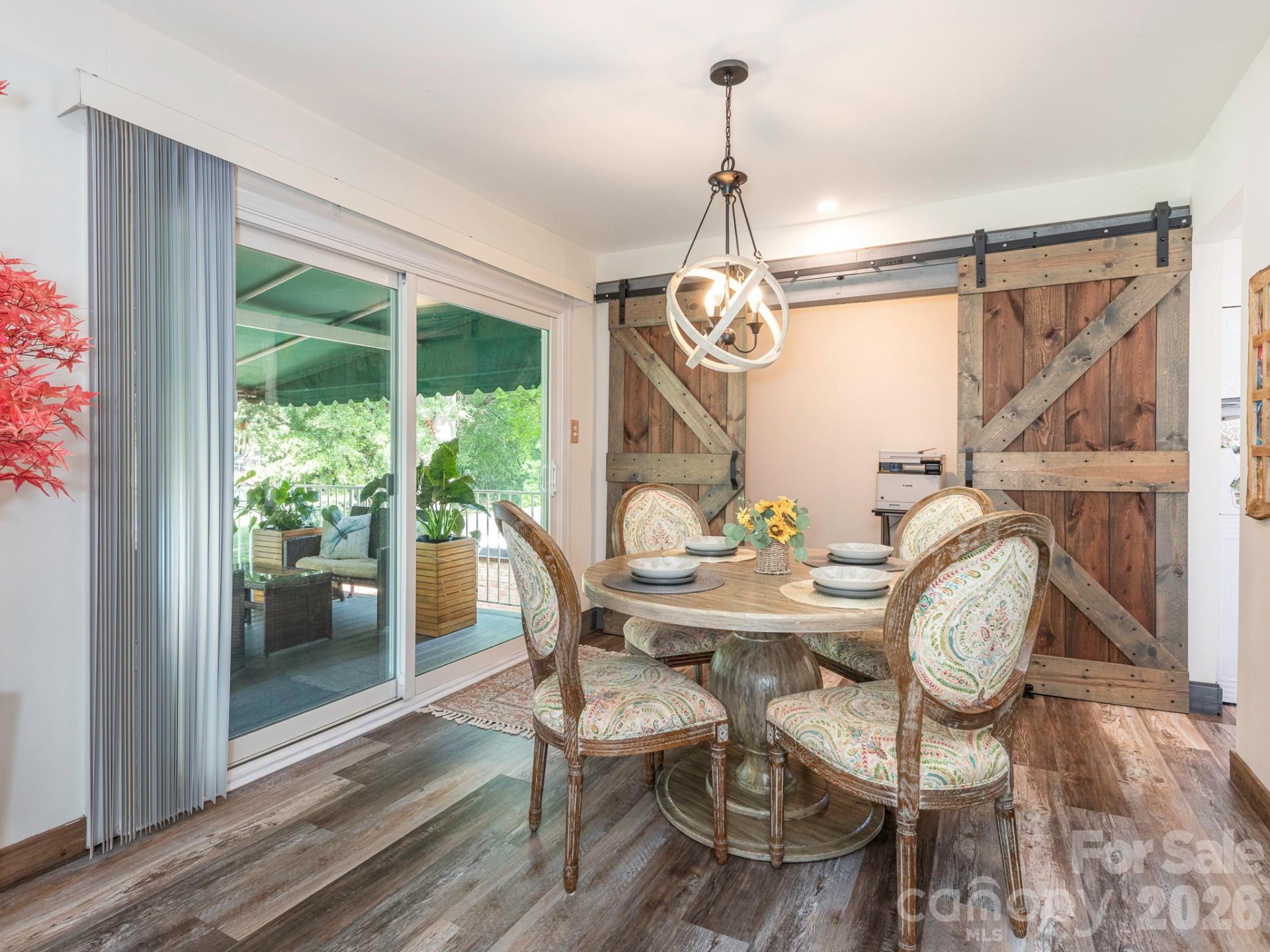 Quail Hollow Estates, Charlotte community