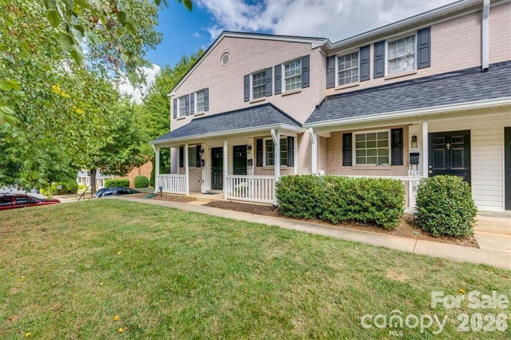 1224 Green Oaks Lane