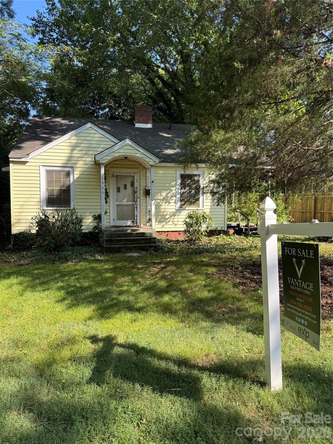 Camp Green, Charlotte community