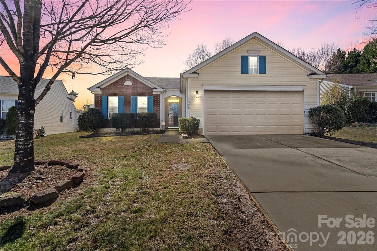 Oakdale Green, Charlotte community