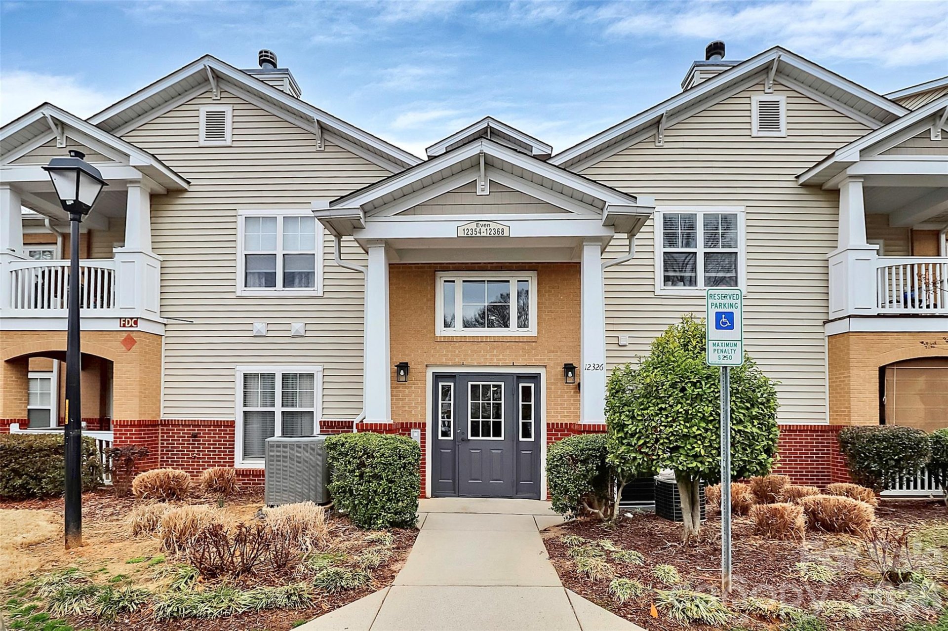 Copper Ridge, Charlotte community