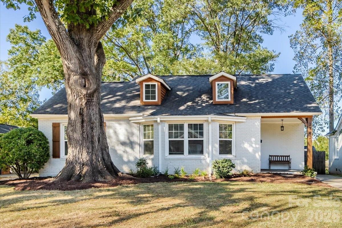 Camp Green, Charlotte community