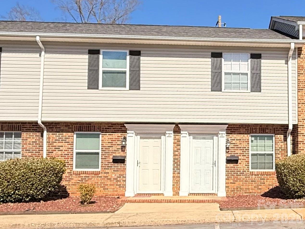 Southwood Arms Condos, Belmont community