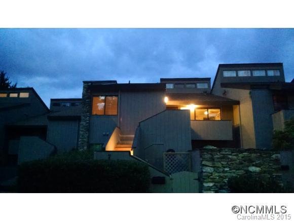 Property image 1 at 7 Lakemoor Lane, Hendersonville, NC 28739