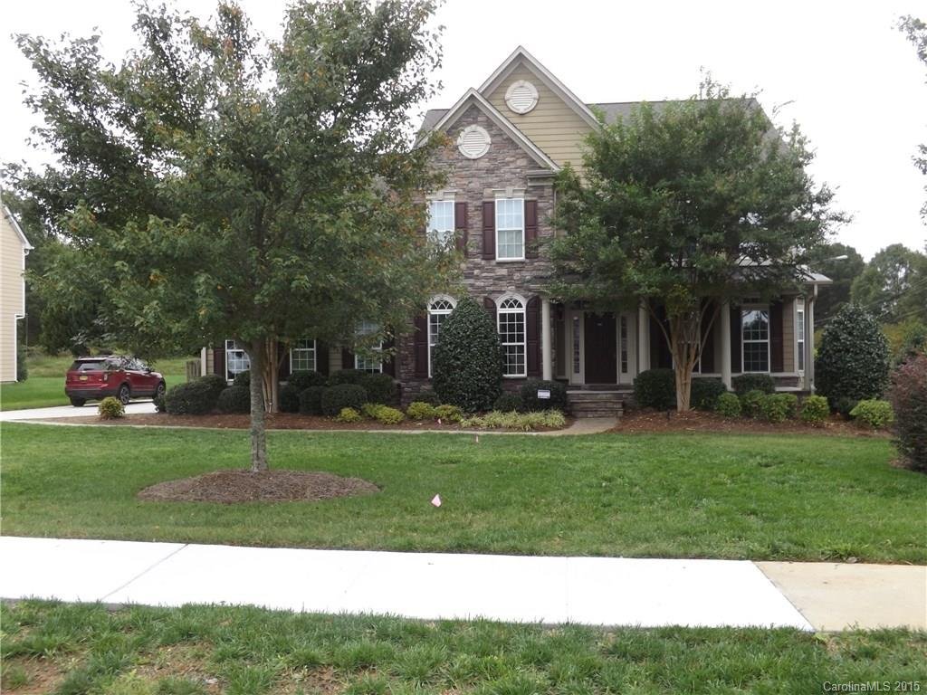 1704 Kings Manor Court