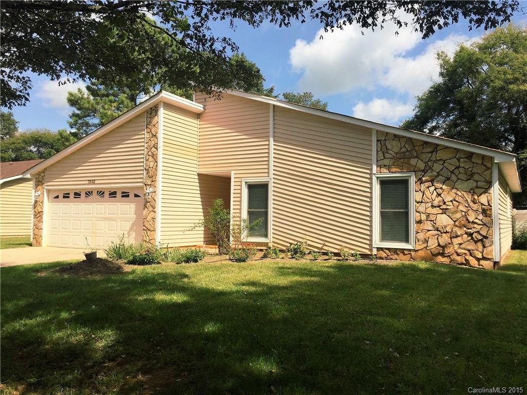 Property image 1 at 7542 Eastbourne Road, Charlotte, NC 28227