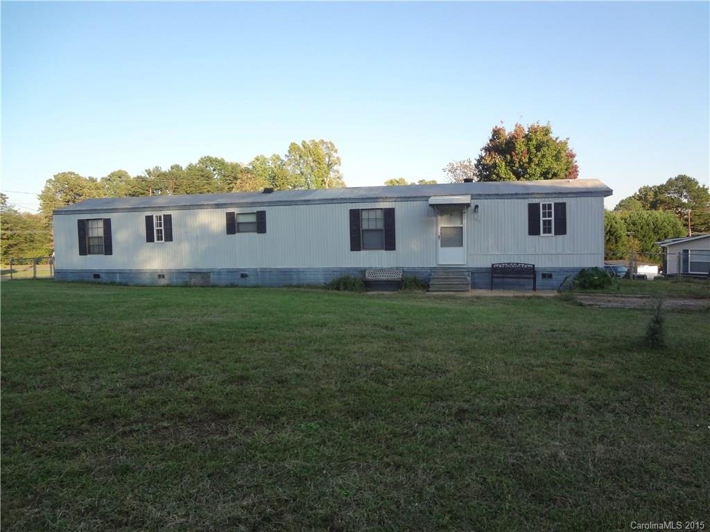 Property image 1 at 105 Driftwood Drive, Mooresville, NC 28117