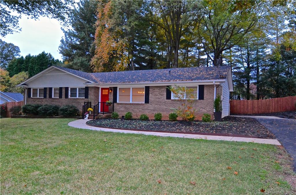 Property image 1 at 744 Twin Oaks Road, Davidson, NC 28036