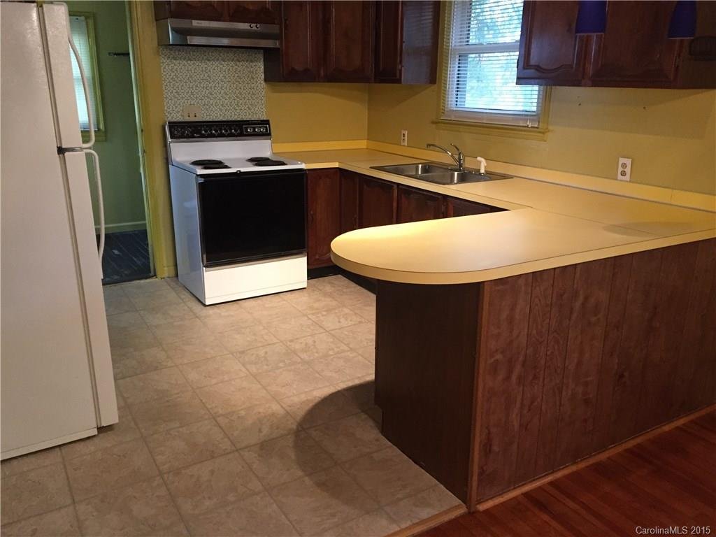 Property image 1 at 404 E Park Avenue, Gastonia, NC 28054