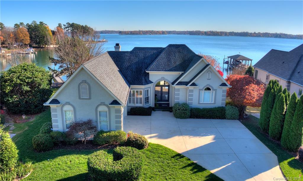 148 Royal Pointe Way