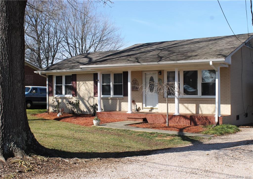 Property image 1 at 810 Brookwood Drive, Mooresville, NC 28115