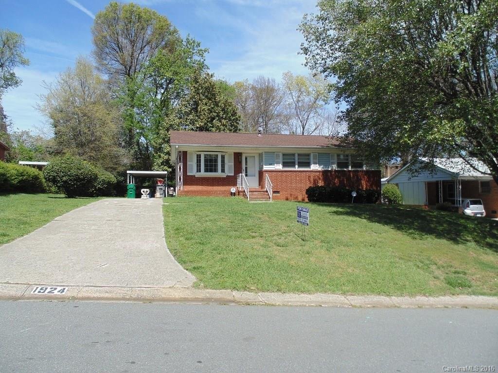 Property image 1 at 1924 Trentwood Place, Charlotte, NC 28216