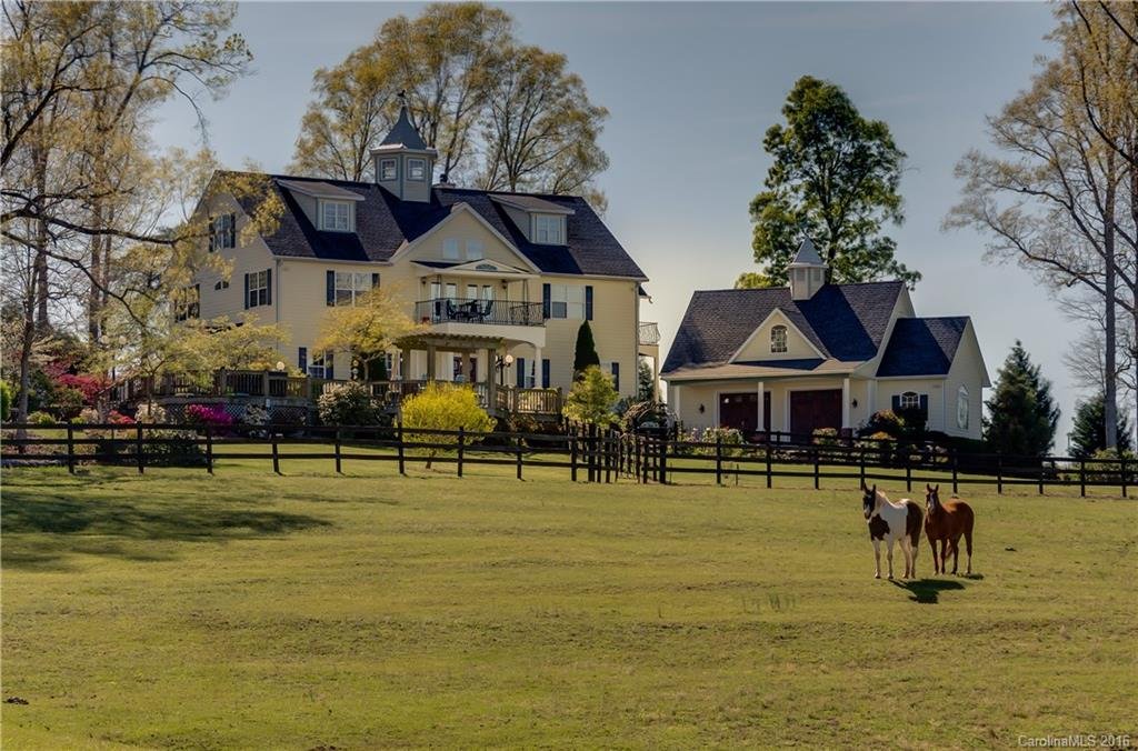 Property image 1 at 242 Stable Gate Drive, Campobello, SC 29322