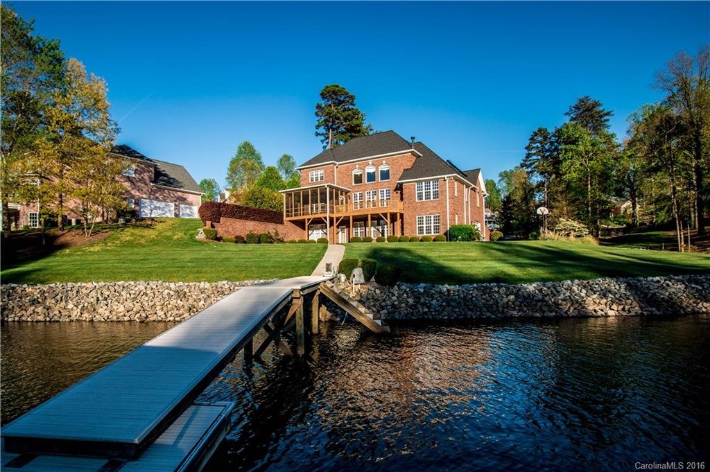 Property image 1 at 125 Grand Bay Drive, Mooresville, NC 28117