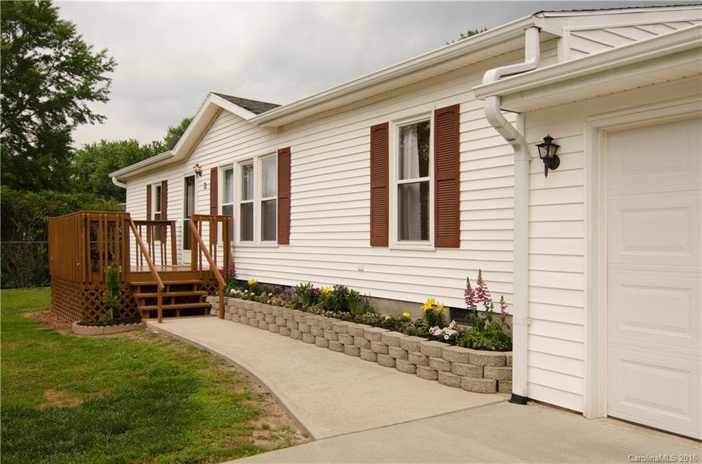 Property image 1 at 45 E Sugar Maple Drive, Hendersonville, NC 28739