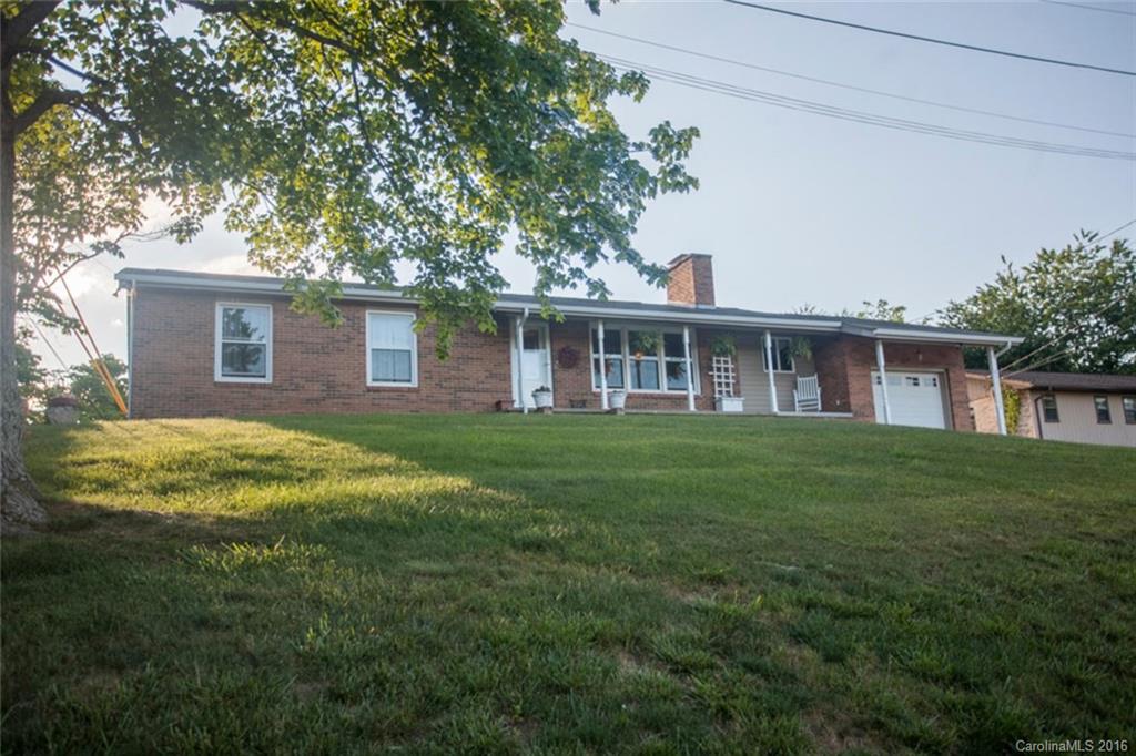 Property image 1 at 10 Sun Up Lane, Candler, NC 28715