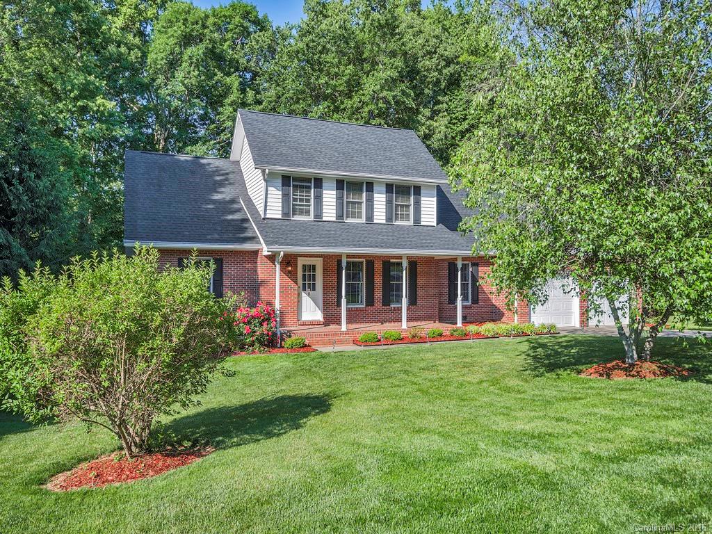 Property image 1 at 2 Cambridge Drive, Candler, NC 28715