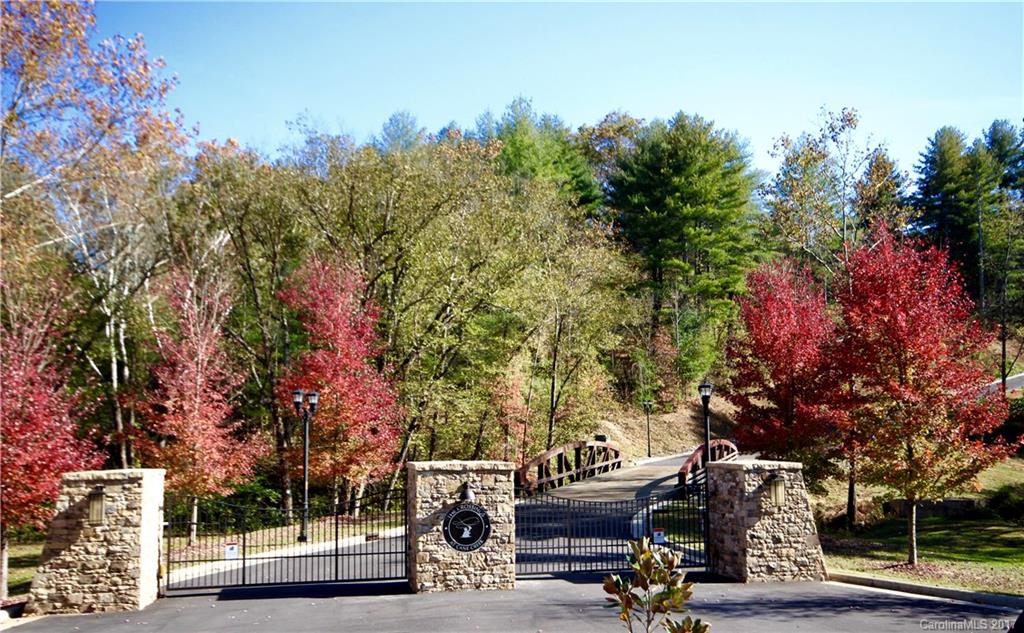 Property image 1 at 74 Crossing Circle, Fairview, NC 28730