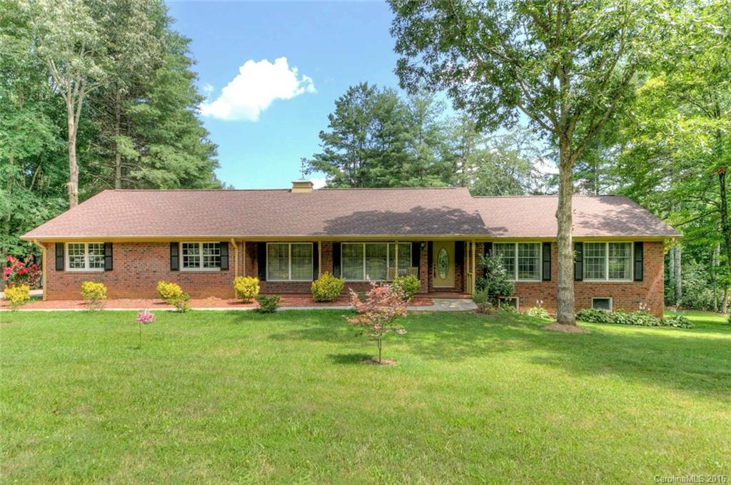 Property image 1 at 208 Deerpath Lane, Hendersonville, NC 28739