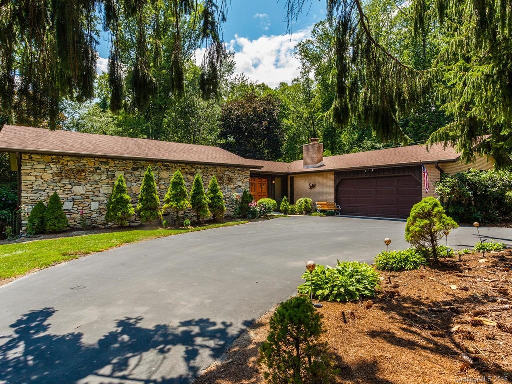 Property image 1 at 112 Brentwood Drive, Hendersonville, NC 28739