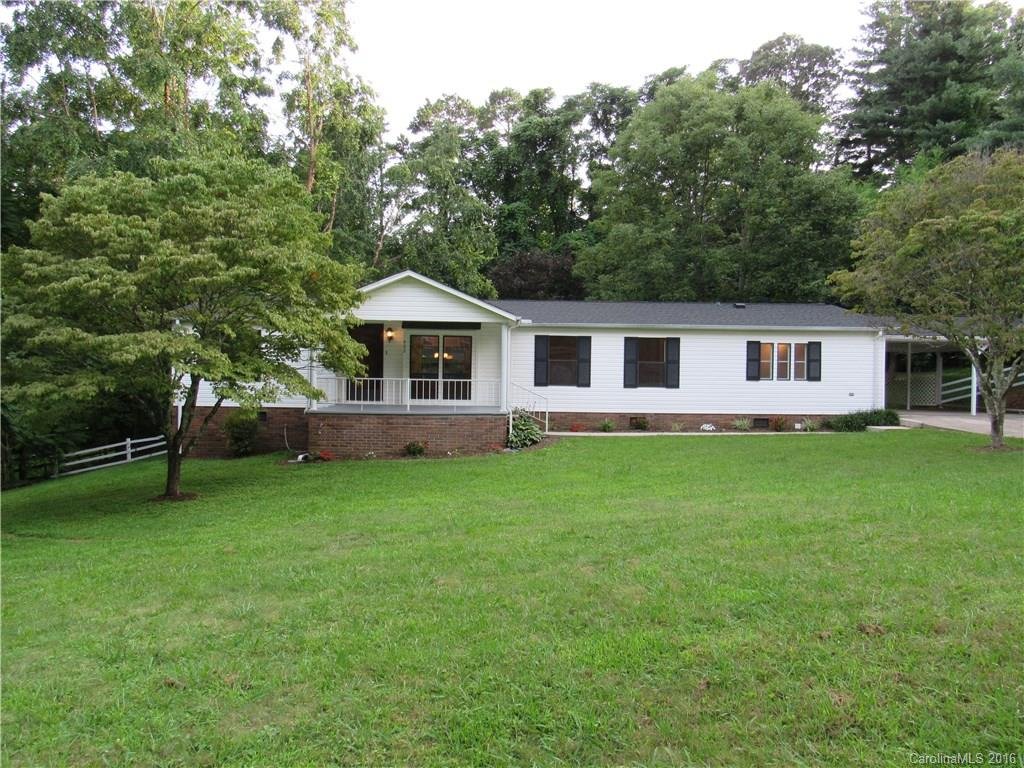 Property image 1 at 402 Hillcrest Circle, Hendersonville, NC 28792