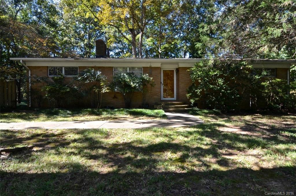 1112 White Oaks Circle