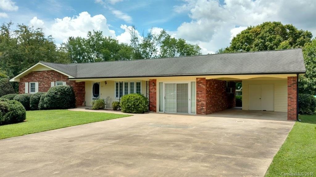 111 Broadview Circle