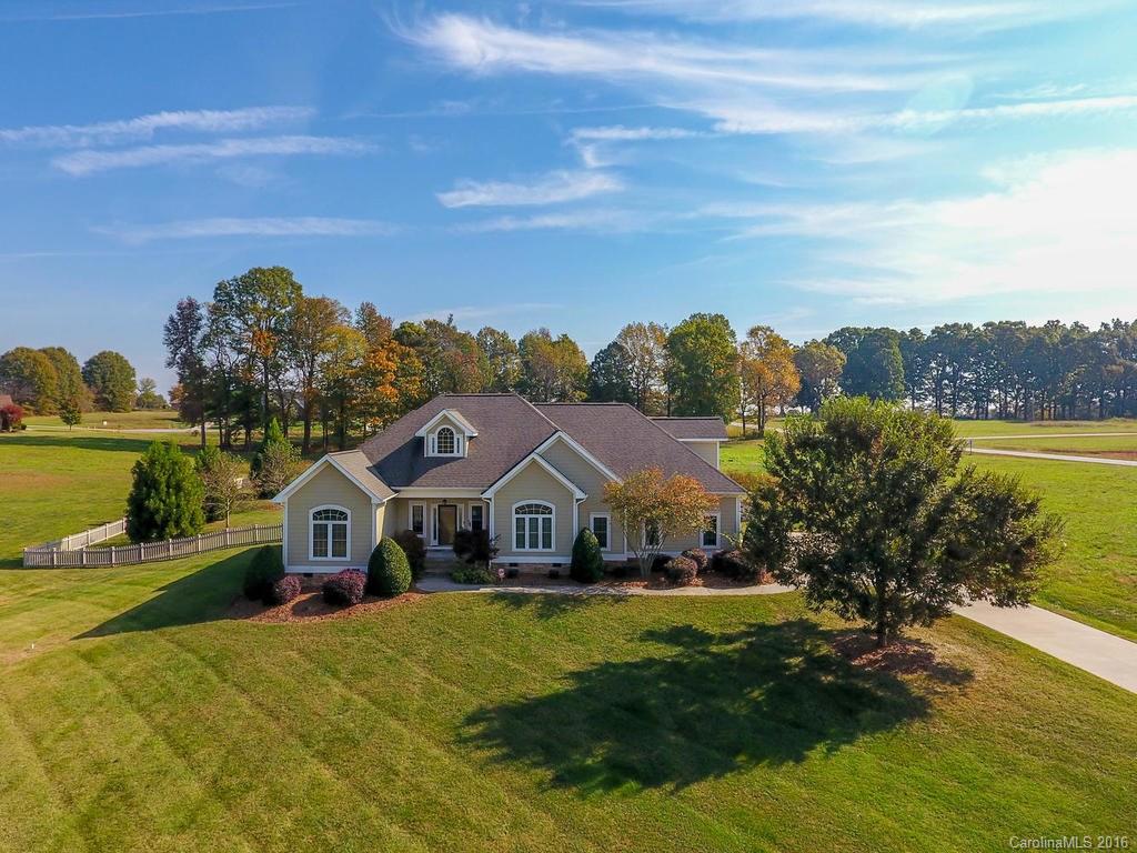 Property image 1 at 112 Winfield Place, Statesville, NC 28625