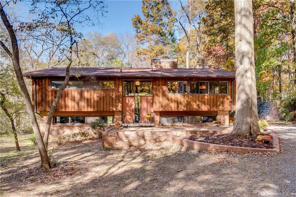 1000 River Oaks Lane