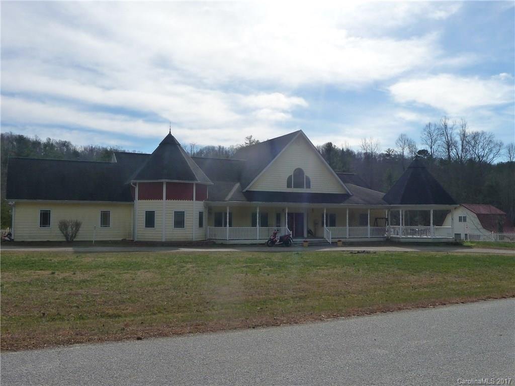 Property image 1 at 123 Dawn Valley Drive, Hendersonville, NC 28792