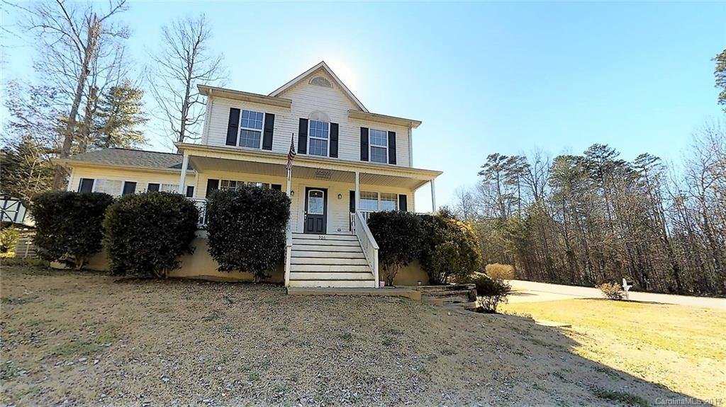 Property image 1 at 906 43rd Avenue Court, Hickory, NC 28601