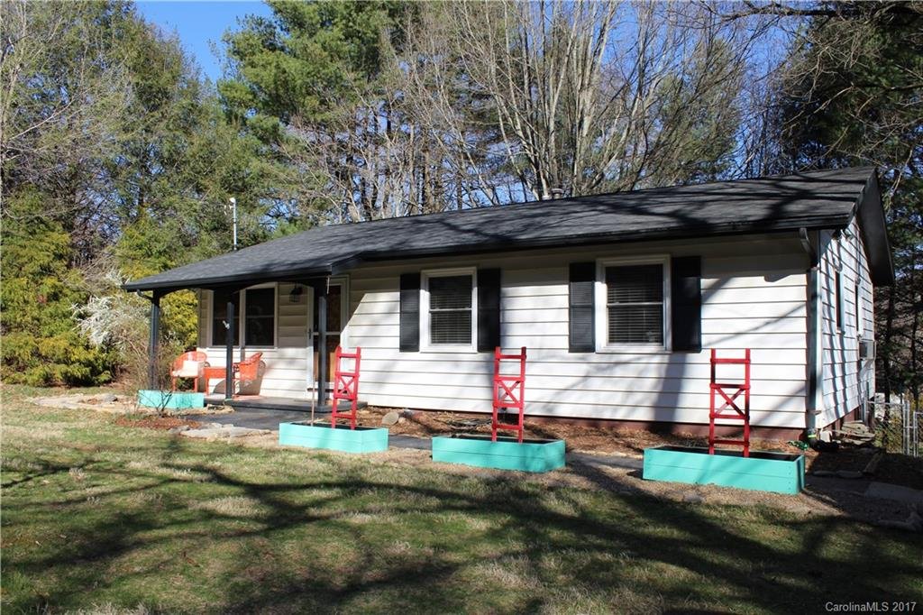 Property image 1 at 10 Hillview Circle, Asheville, NC 28805