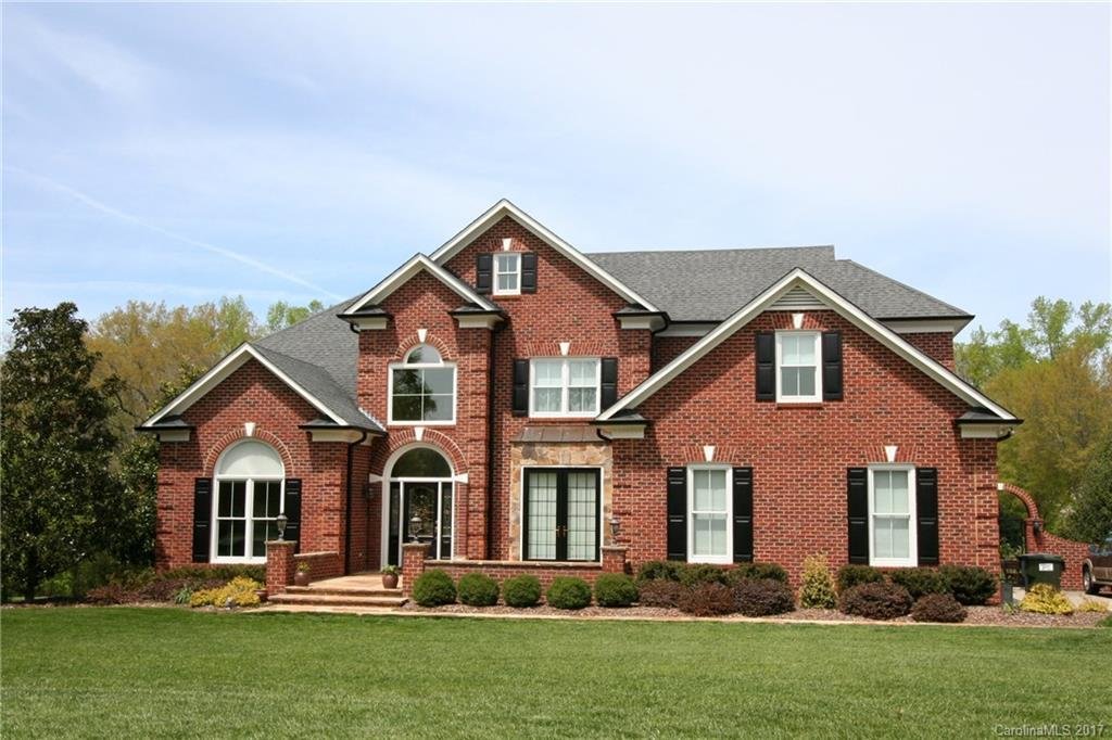 Property image 1 at 1050 Heather Glen Drive, Matthews, NC 28104