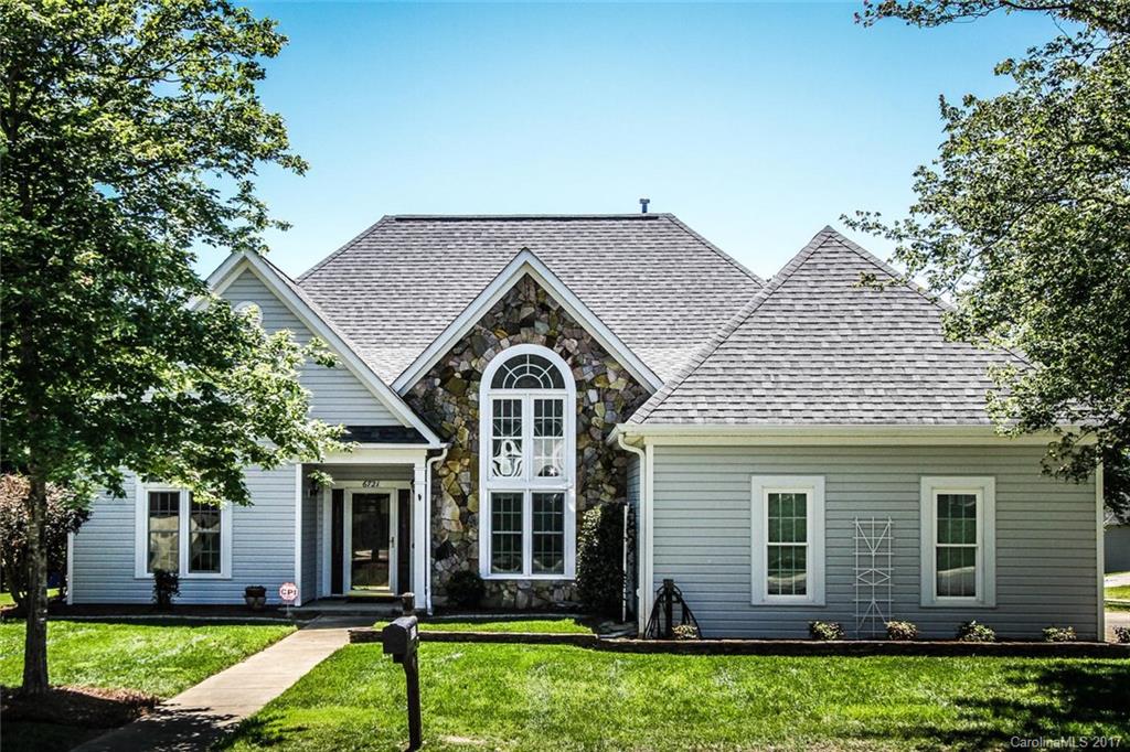 Property image 1 at 6721 Bevington Brook Lane, Charlotte, NC 28277