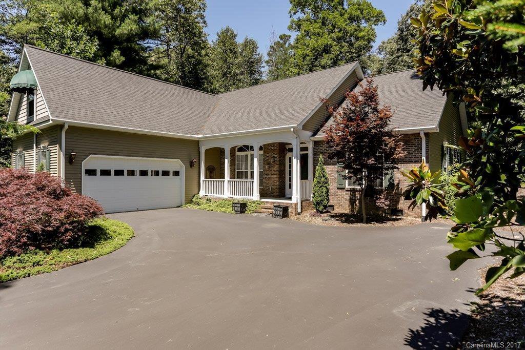 Property image 1 at 178 Classic Oaks Circle, Hendersonville, NC 28792