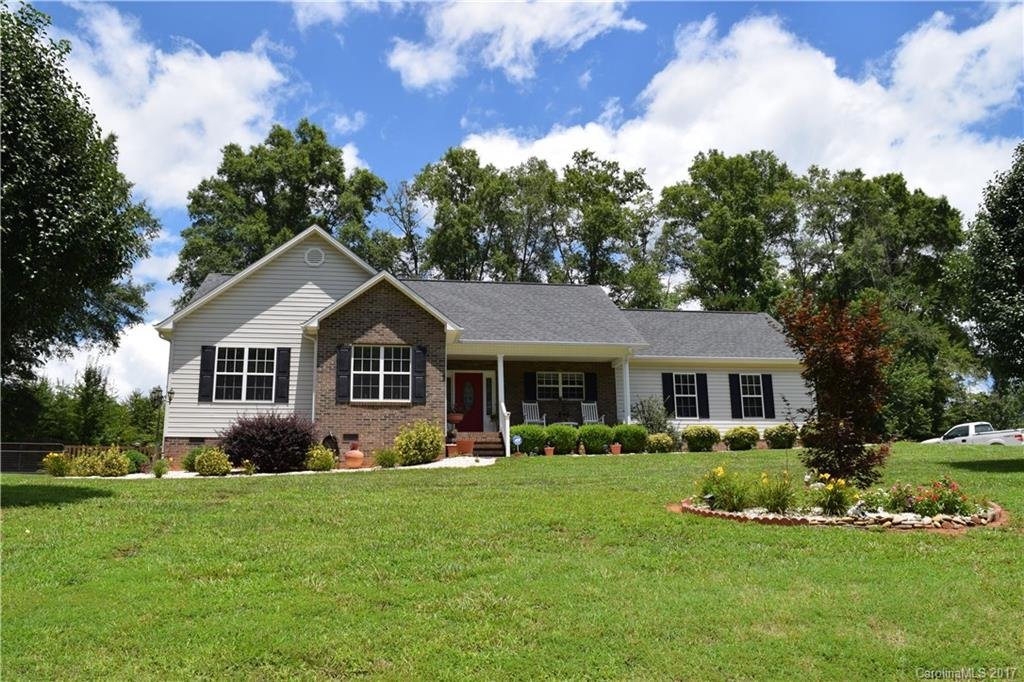 Property image 1 at 2483 Harvest Drive, Hickory, NC 28601