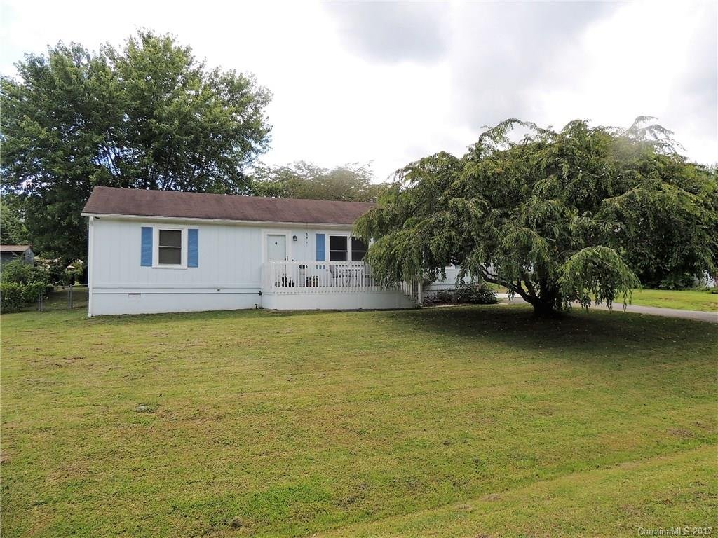 Property image 1 at 54 E Silverleaf Drive, Hendersonville, NC 28739