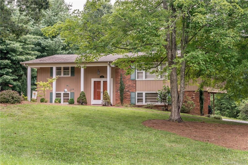 Property image 1 at 114 Castleton Lane, Hendersonville, NC 28791